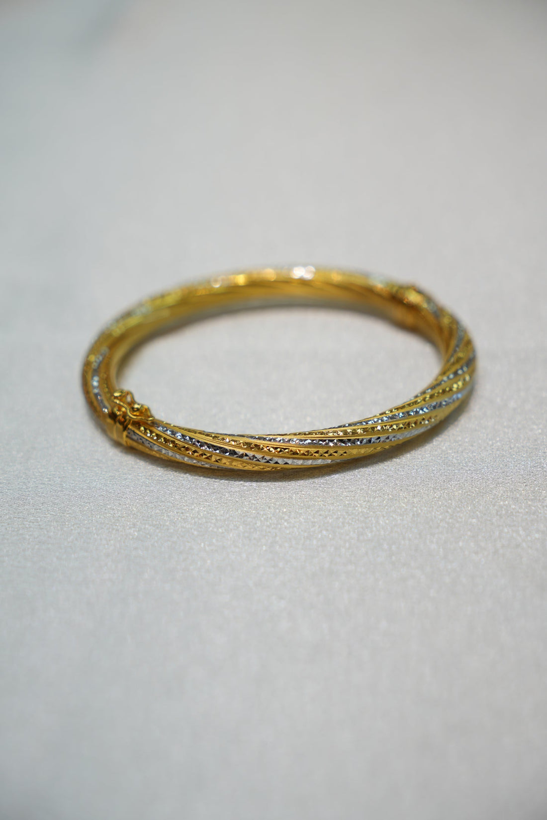 22k Gold Ladies Bangle Bracelet
