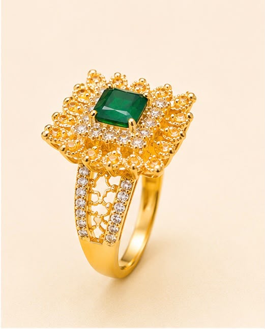 Queen's Emerald Gold Ring