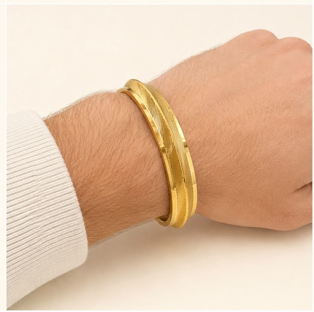 Fine Line 22k Gold Kada