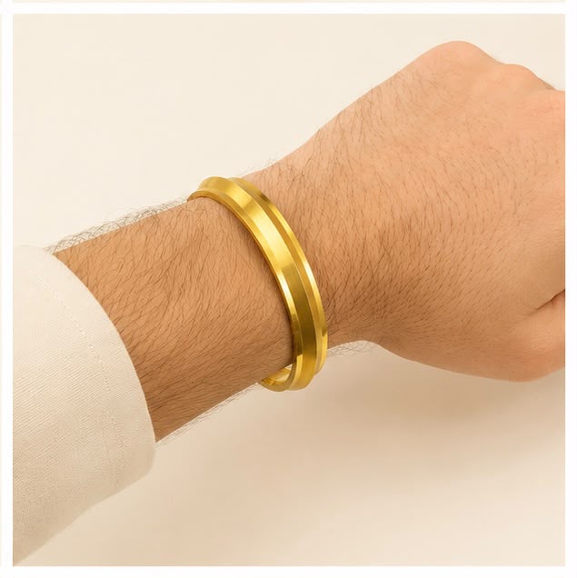 Elegant 22k Gold Men's Bangle
