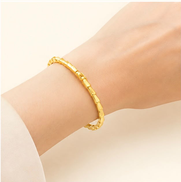 Elegant Link 22K Gold Bracelet
