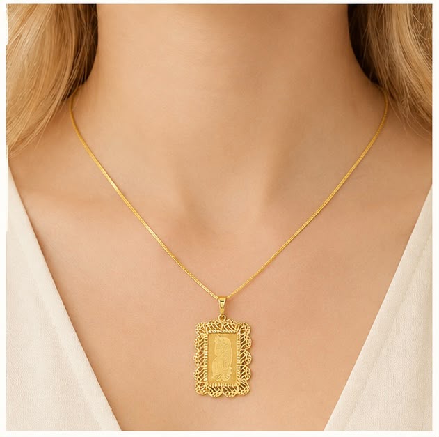 Queen Motif 22K Gold Pendant