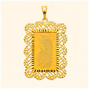 Queen Motif 22K Gold Pendant