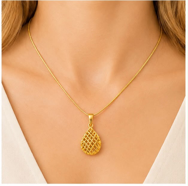 Net Weave 22K Gold Pendant