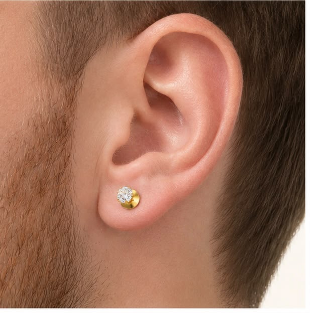 Elegant Solitaire 22K Gold Stud