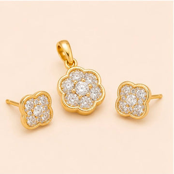Quatrefoil Diamond Pendant Set