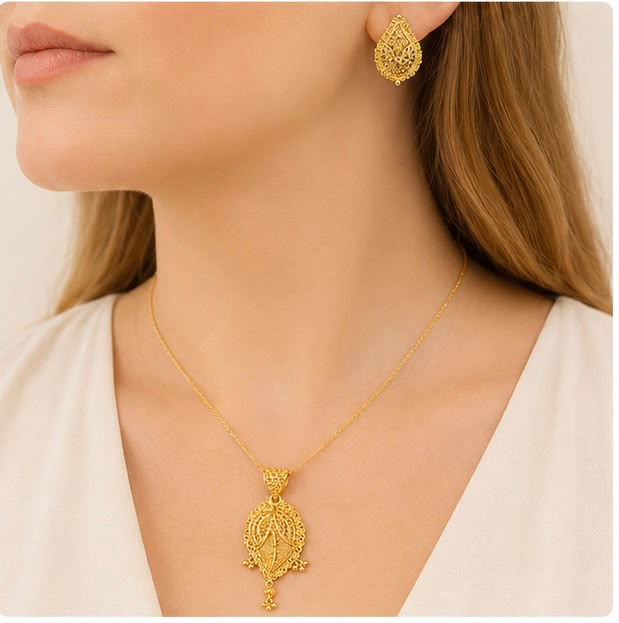22K Gold Royal Pendant Set