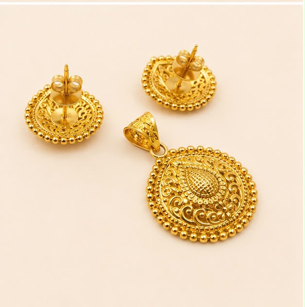 22K Gold Antique Pendant Set