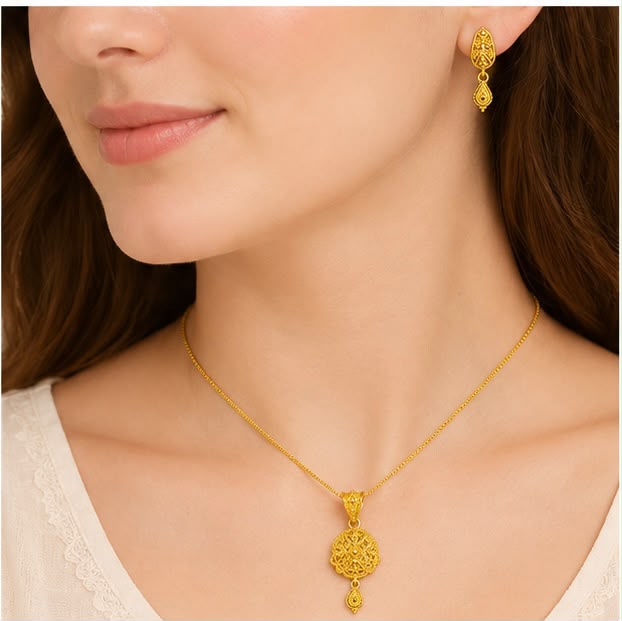 22K Gold Regal Pendant Set