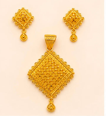 22K Gold Designer Pendant Set