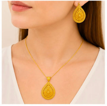 22K Gold Royal Pendant Set