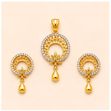 22K Gold Circular Halo Set