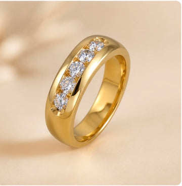 Sovereign Diamond Ring