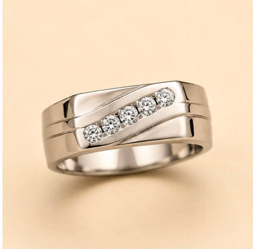 Luxe Wave Diamond Band Ring