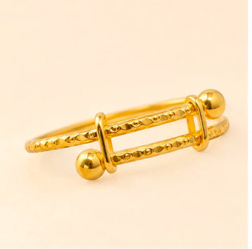 Interlocking 22k Gold Kid Bangle