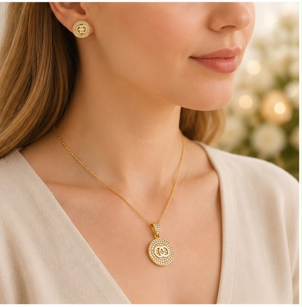 Beautiful 22k Gold Pendant Set