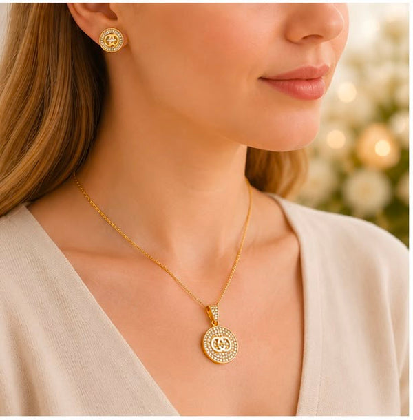 Beautiful 22k Gold Pendant Set