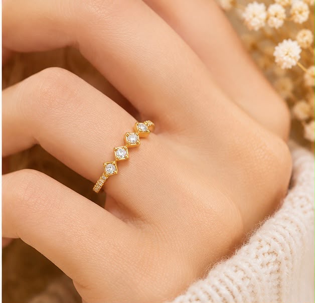 Prism Designed 22k Gold Ring