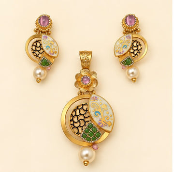 Elysian 22k Gold Pendant Set