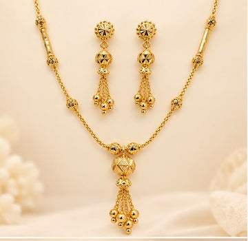 Minimal & Luxury 22k Gold Necklace